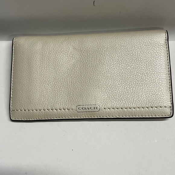 Coach Smooth Polished Pebbled Cream Metallic Leather Checkbook Wallet Cover - Picture 1 of 9